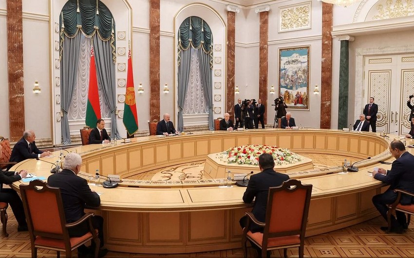 Лукашенко поздравил азербайджанскую делегацию