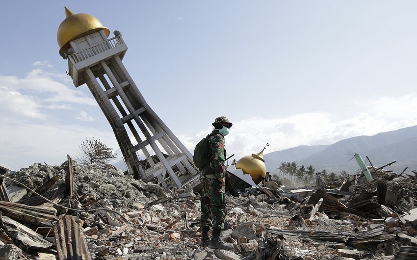 Число погибших от землетрясения в Индонезии превысило 2,1 тыс.