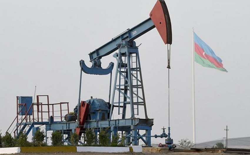 Azerbaijani oil falls in price