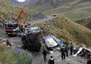 Bolivia bus crash kills 14, leaves 18 injured