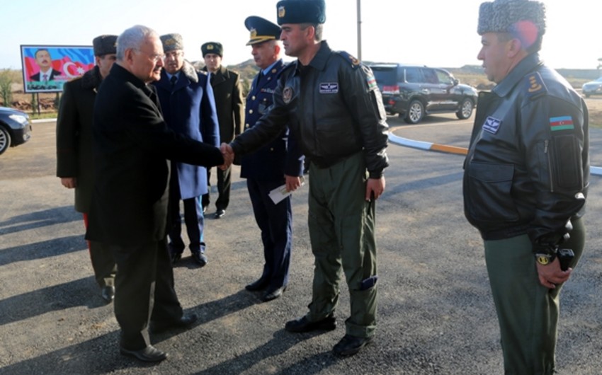​Премьер-министр Артур Расизаде посетил воинскую часть Военно-воздушных сил