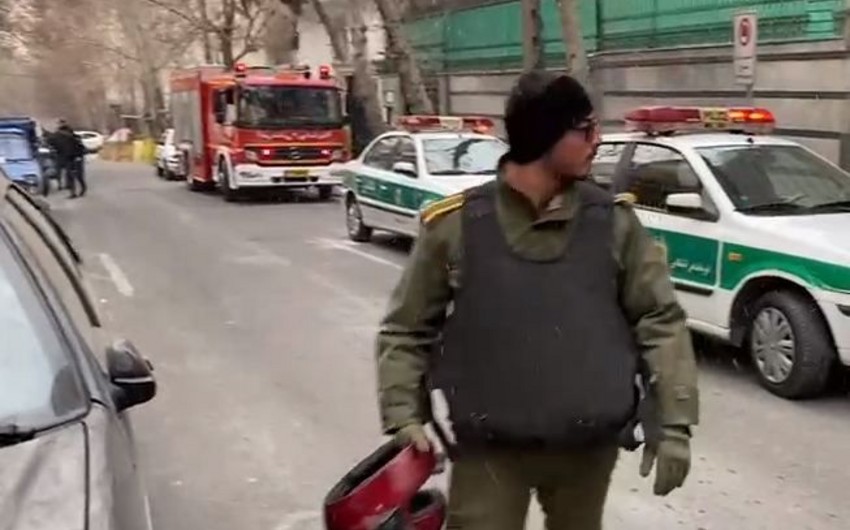 Azərbaycanın İrandakı səfirliyinə silahlı hücum olub, 1 nəfər ölüb, 1 nəfər yaralanıb - VİDEO