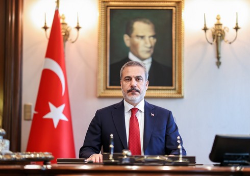Глава МИД Турции почтил память жертв Ходжалинского геноцида