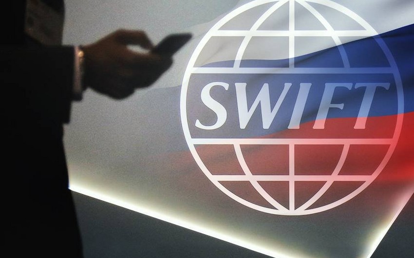 Макрон допустил отключение от SWIFT Газпромбанка и Сбербанка