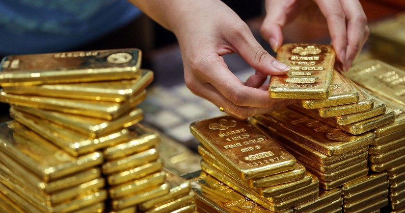 Стоимость золота незначительно снизилась