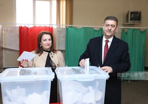 Presidential candidate Elshad Musayev votes