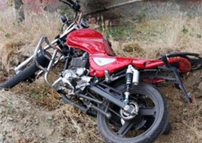 В Огузе при ДТП пострадали мотоциклист и его пассажир