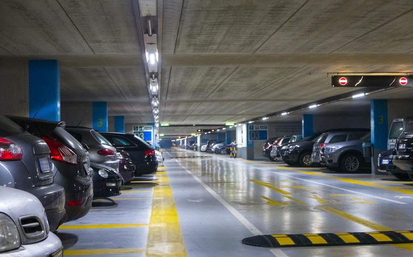 В Баку предложили создать места для длительных парковок автомобилей
