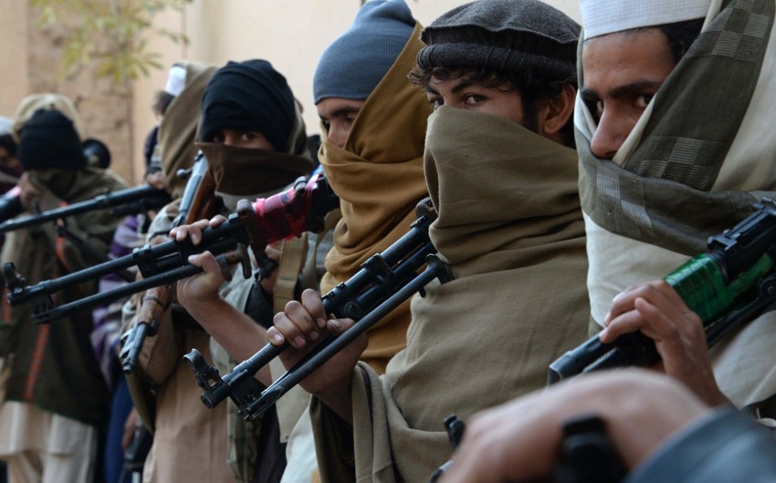 При нападении талибов на базу в Афганистане погибли более 170 человек