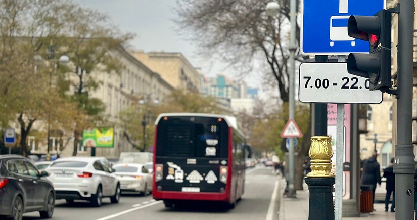 Bakıda daha bir ərazidə avtobus zolağı ilə bağlı yol nişanı quraşdırılıb