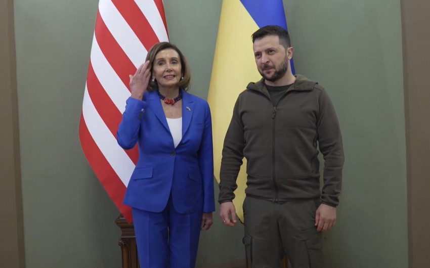 Zelensky meets Nancy Pelosi in Kyiv