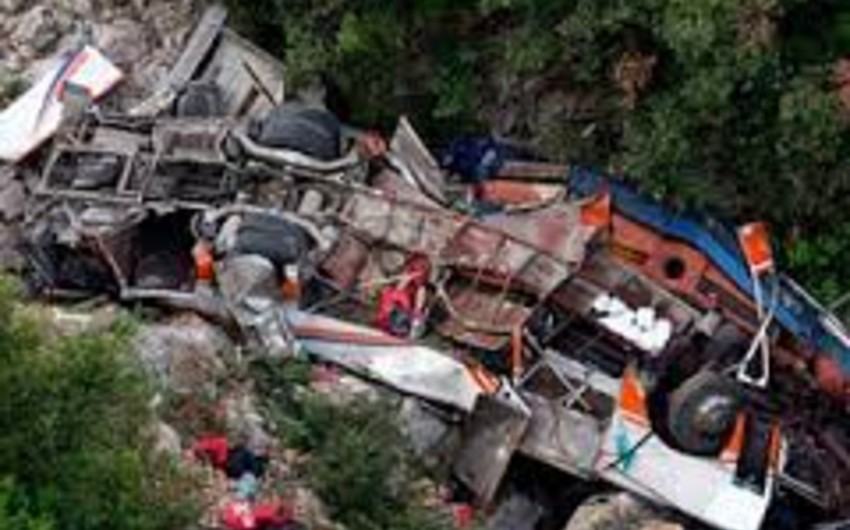 Не менее 13 человек погибли в результате аварии на востоке Малайзии
