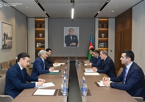 New Kyrgyz ambassador to Azerbaijan submits copy of his credentials to Azerbaijani FM