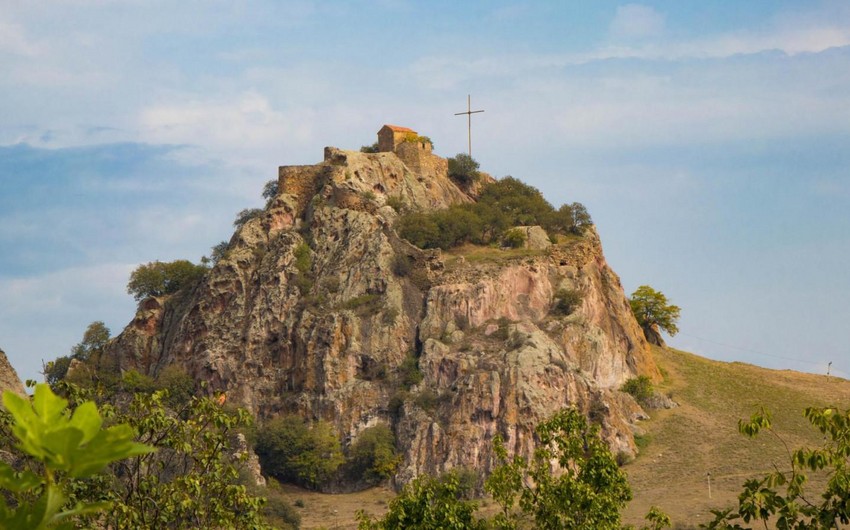 A cross per hill in Borchali: disappearance of Azerbaijani place names in Georgia - RESEARCH