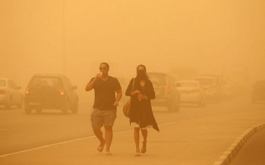 ​Песчаная буря в Дубае парализовала город