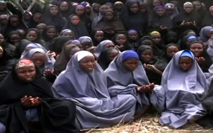 В Нигерии отмечают год с момента похищения 300 школьниц