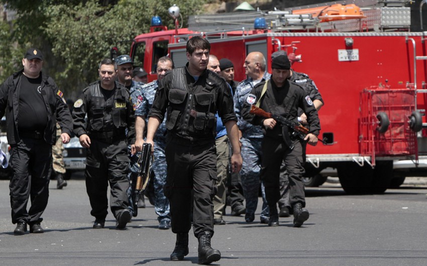 Yerevanda atışma zamanı yaralanan silahlı birləşmənin iki üzvü xəstəxanaya yerləşdirilib