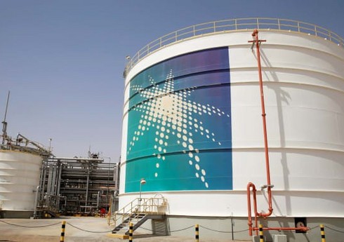 Saudi Aramco повысила июльские цены на нефть для своих клиентов в Азии