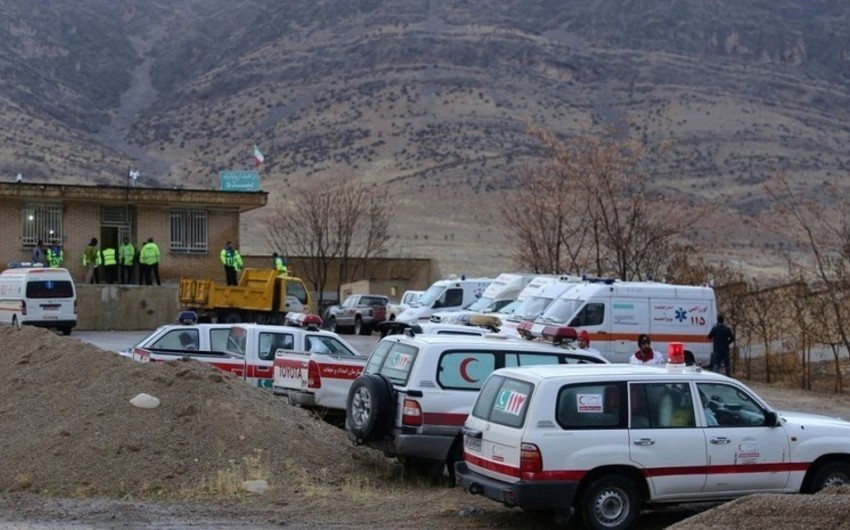 В Иране при столкновении автобуса и бензовоза погиб 21 человек