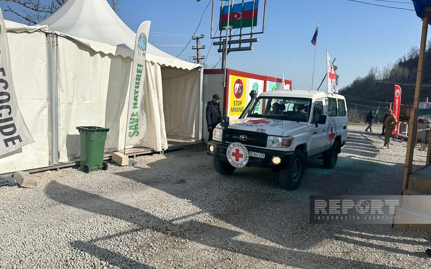 ICRC vehicles move freely on Khankandi-Lachin road