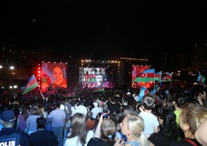 Heydər Əliyev Mərkəzinin parkında Milli Qurtuluş Gününə həsr olunan konsert keçirilib