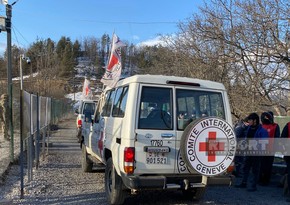 Five ICRC vehicles freely move from Lachin to Khankandi