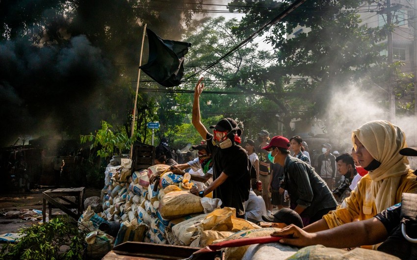 Жертвами столкновений в Мьянме стали еще 98 человек