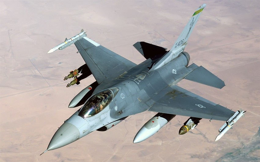 Bayden F-16-da ukraynalı pilotlara təlim keçməyə razılıq verib