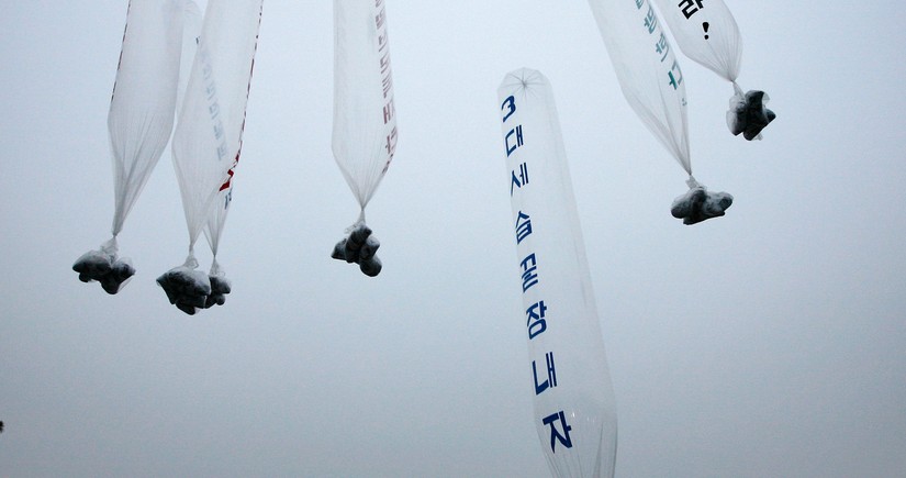КНДР вновь отправила в Южную Корею воздушные шары с мусором 