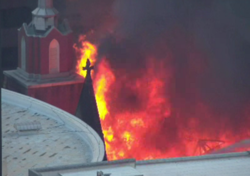 Крупный пожар произошел в первой баптистской церкви в Далласе