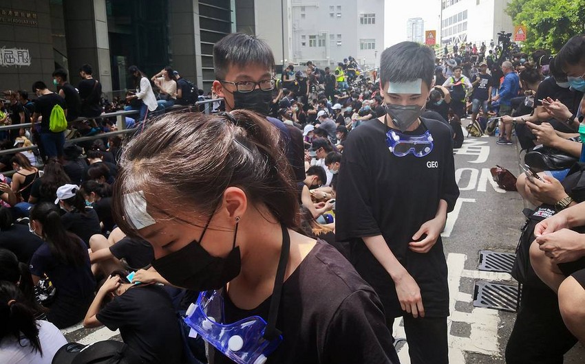 СМИ: полиция применила слезоточивый газ для разгона демонстрантов в Гонконге
