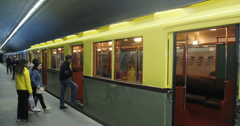 Bakı metrosunda retro vaqonlar nümayiş etdirilir