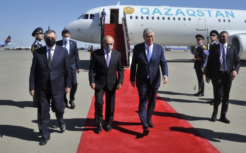 Qazaxıstan Prezidenti Kasım-Jomart Tokayev Azərbaycana səfərə gəlib