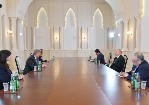 Президент Ильхам Алиев принял замгенсекретаря ООН по вопросам политики