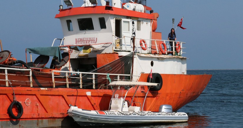 Miqrantlar Neapol sahillərində Türkiyənin gəmisini ələ keçiriblər
