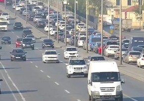 Bakının bir sıra yollarında tıxac yaranıb - SİYAHI