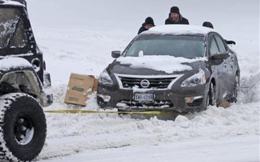 US: at least 30 in snowstorm-related deaths