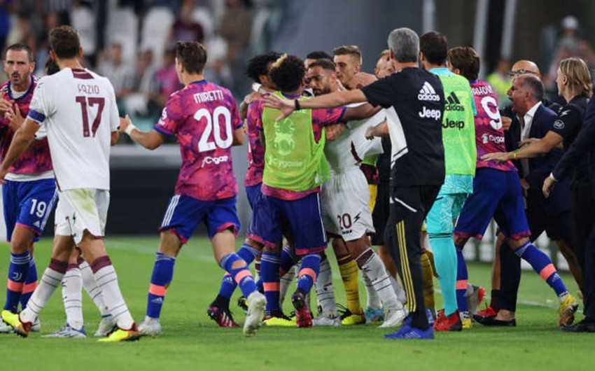 Juventus and Salernitana players stage massive brawl