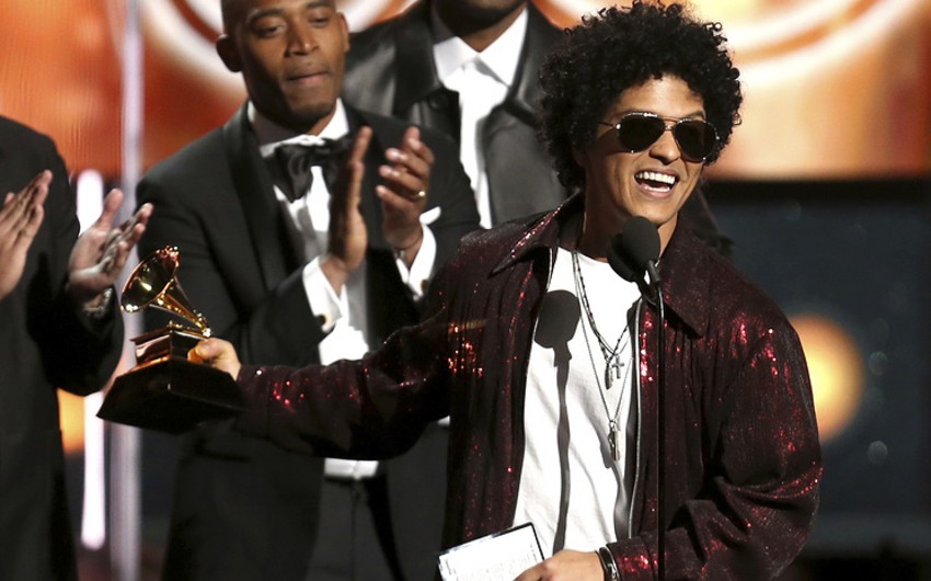Bruno Mars wins Grammy for best song and album - VIDEO - LIST