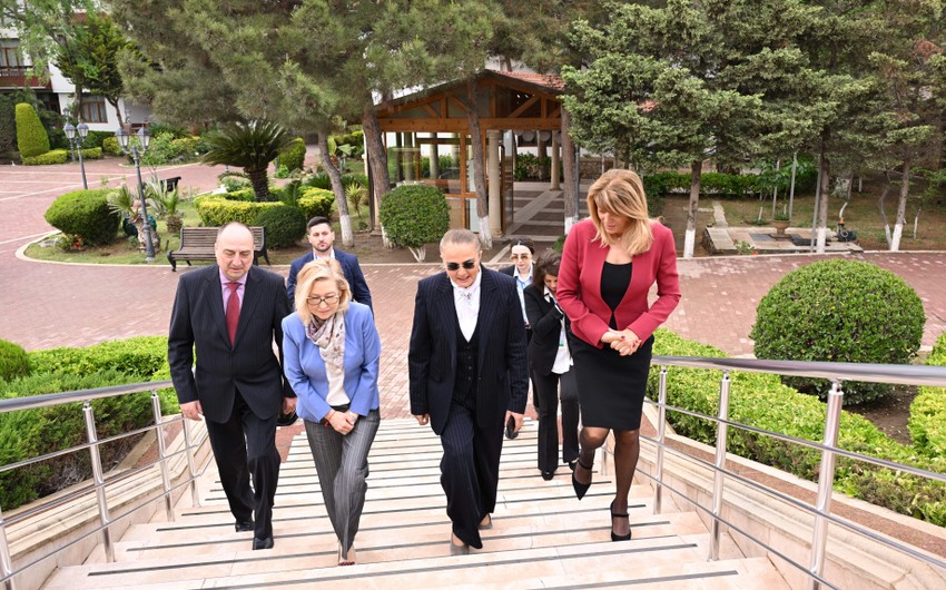 First lady of Bulgaria gets acquainted with dishes of Azerbaijani national cuisine