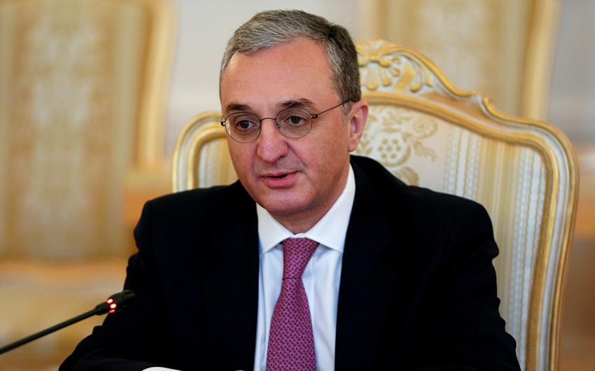 Former FM takes his family out of Armenia