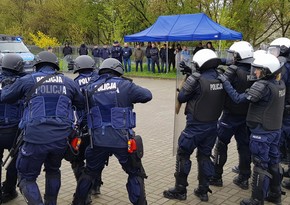 Polşa polisi hakimiyyəti kütləvi etirazlarla hədələyib