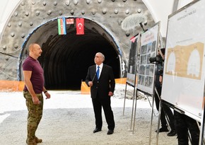  Президент ознакомился со строительством двух тоннелей на 13-м км автодороги Тоганалы-Кельбаджар в Гёйгёле