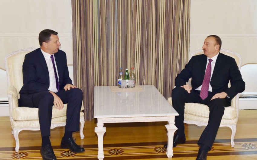 Prezident İlham Əliyev Latviyanın yeni seçilən dövlət başçısı ilə görüşüb