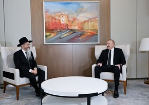 President Ilham Aliyev receives Chief Rabbi of Russia 