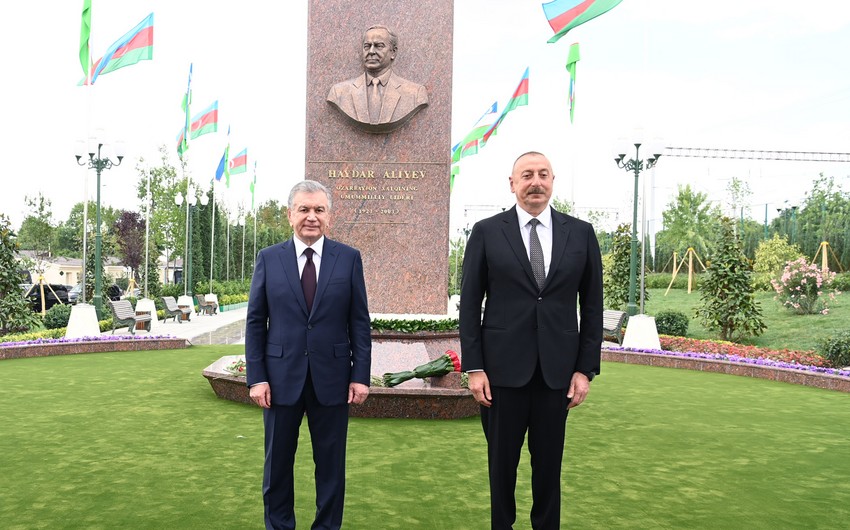 İlham Əliyev və Şavkat Mirziyoyev Daşkənddə Heydər Əliyev Meydanının açılışını ediblər - YENİLƏNİB-2