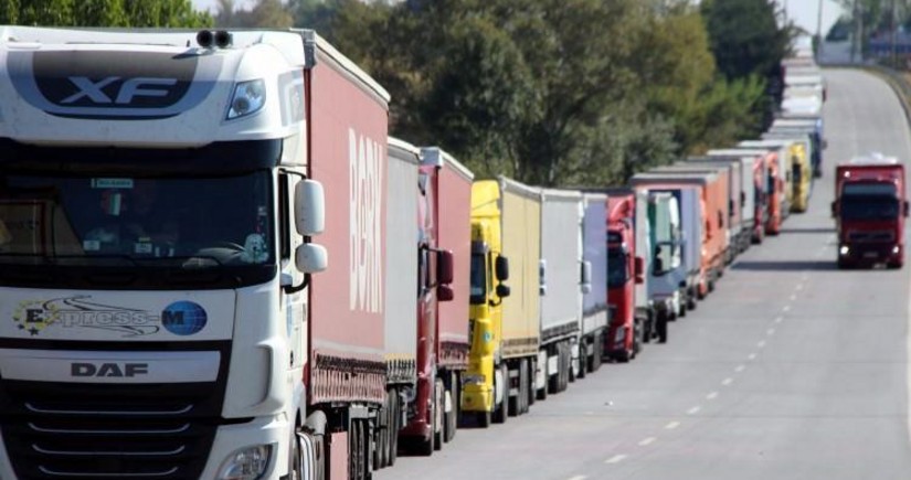 В Азербайджане усилен контроль за перевозкой грузов товарного назначения