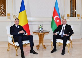 Presidents of Azerbaijan and Romania hold one-on-one meeting