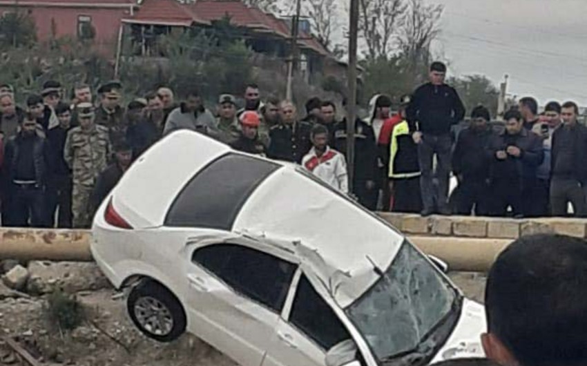 В Бейлагане автомобиль упал в коллектор, есть погибший