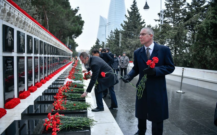 Britaniya səfiri: 20 Yanvar hadisələrində şəhid olan qəhrəmanların xatirəsini ehtiramla yad edirəm